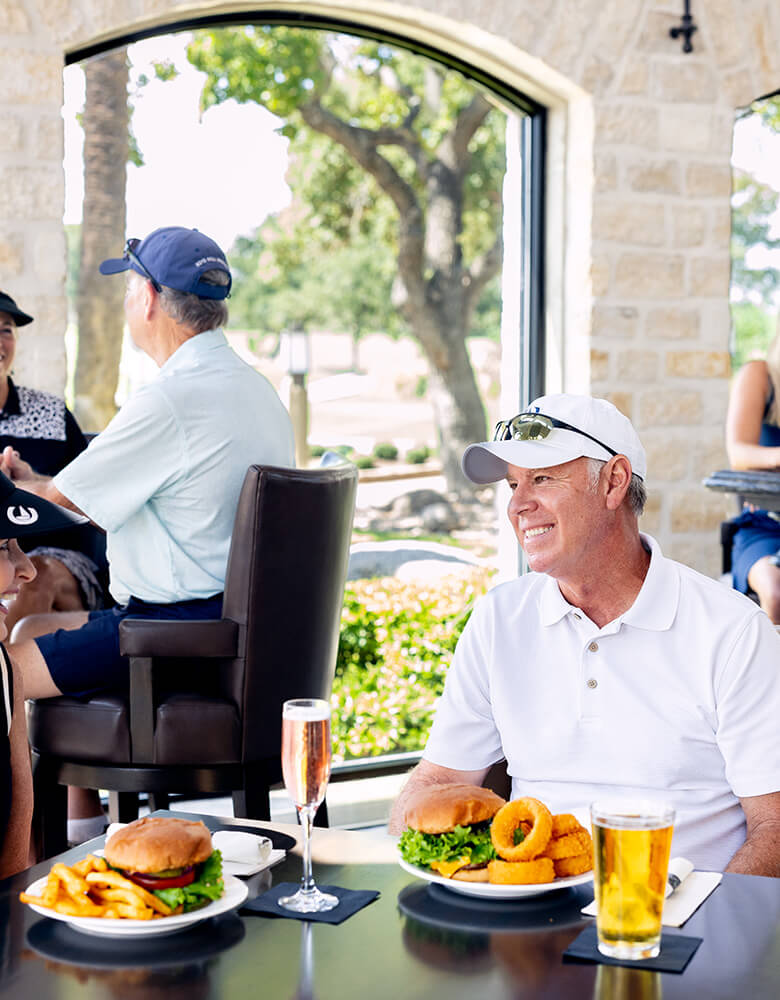 members dining at Mingo's Cafe