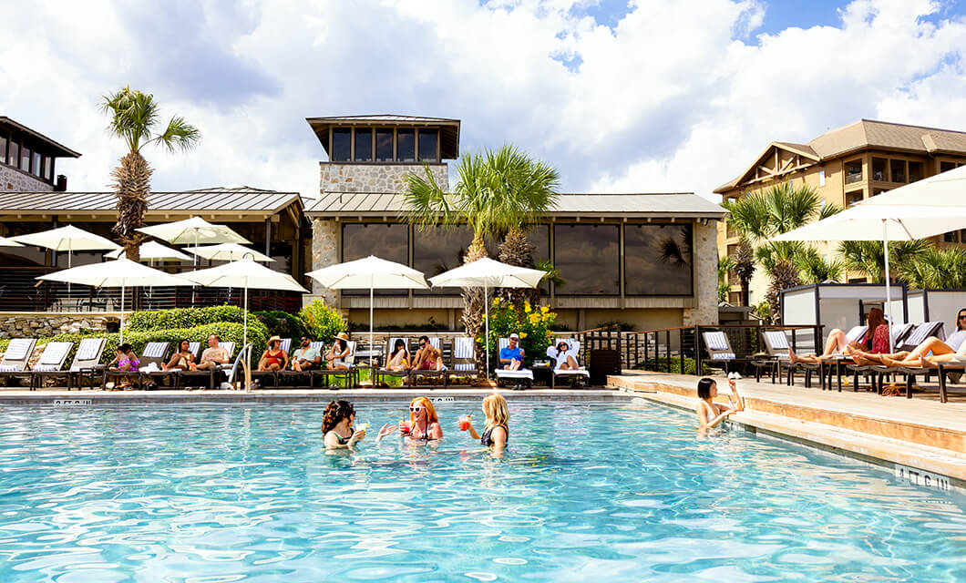 Yacht Club Pool